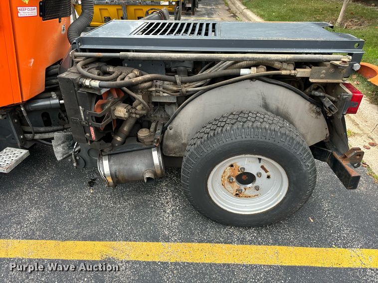 image for item DV5952 Holder C480 municipal tractor