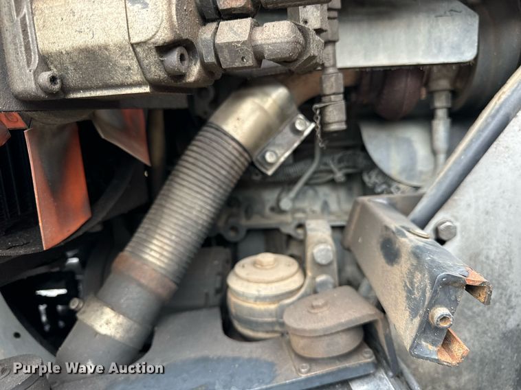 image for item DV5952 Holder C480 municipal tractor