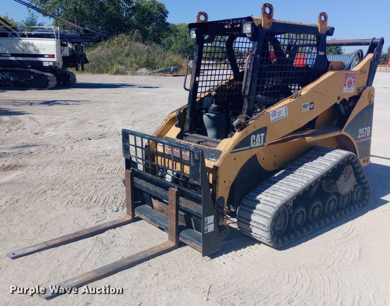 image for item DW0750 2007 Caterpillar  257B tracked skid steer loader