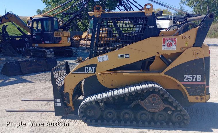 image for item DW0750 2007 Caterpillar  257B tracked skid steer loader