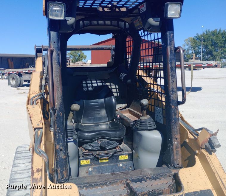 image for item DW0750 2007 Caterpillar  257B tracked skid steer loader