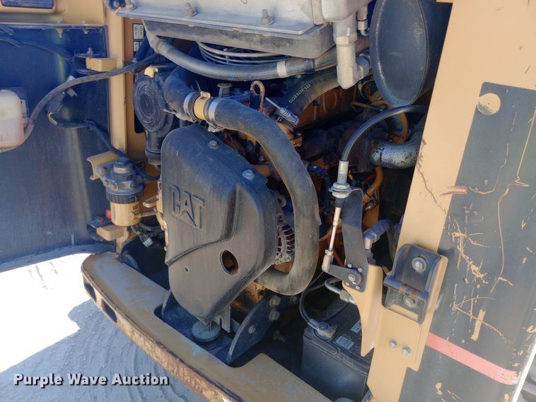 image for item DW0750 2007 Caterpillar  257B tracked skid steer loader