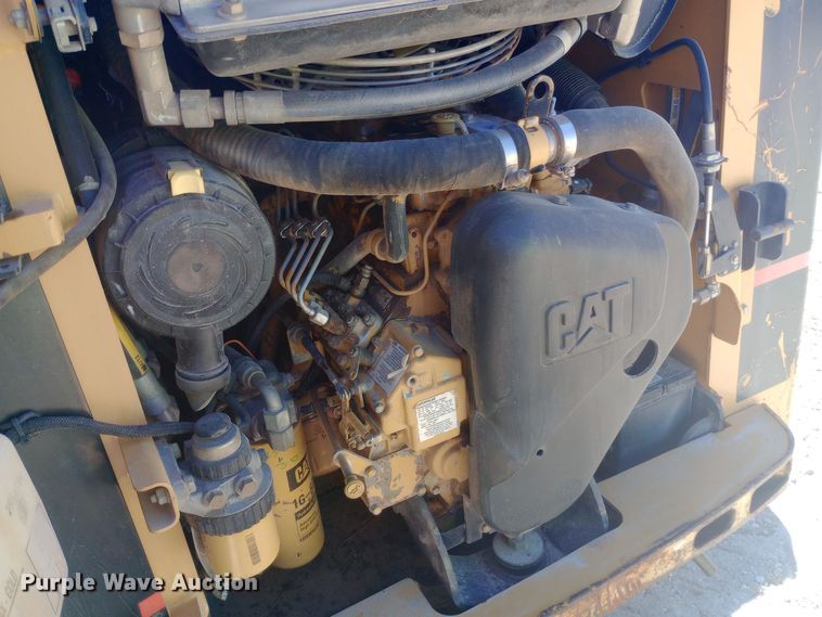 image for item DW0750 2007 Caterpillar  257B tracked skid steer loader