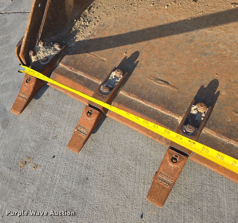 image for item DW3782 2019 Bobcat T870 tracked skid steer loader