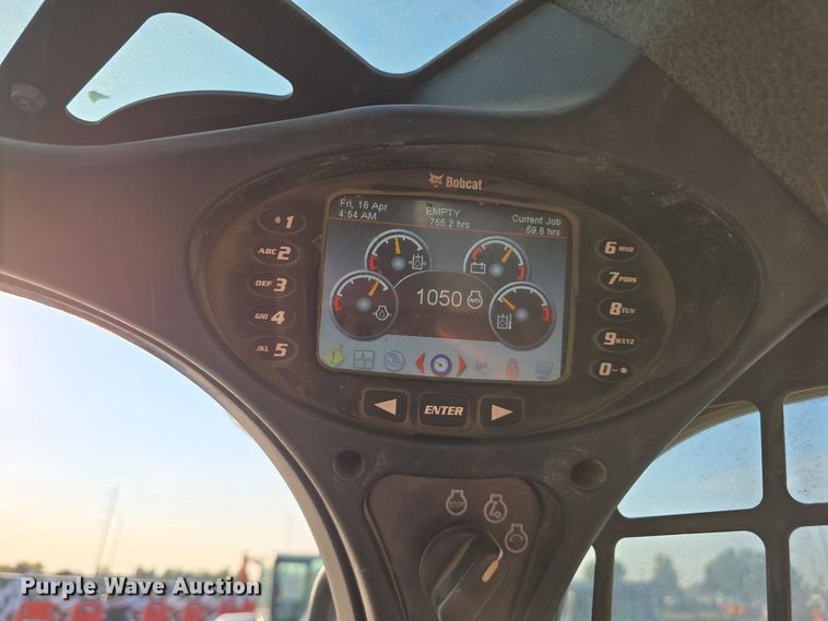 image for item DW3782 2019 Bobcat T870 tracked skid steer loader