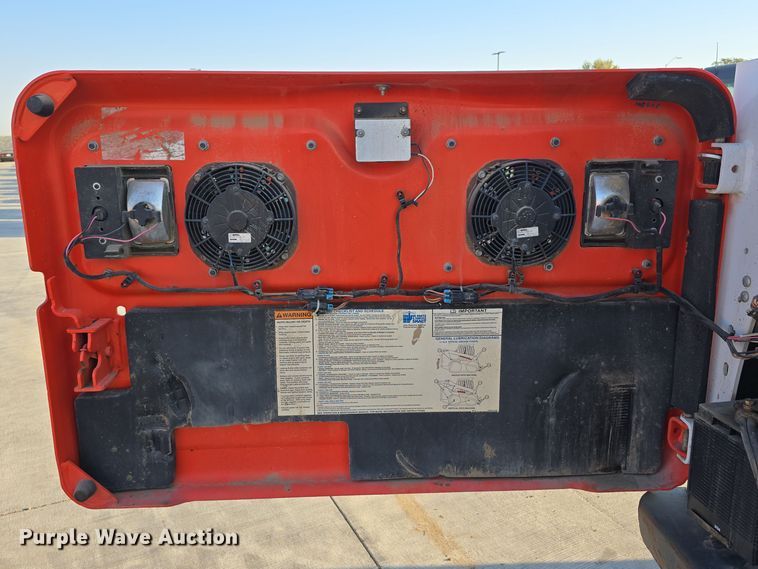 image for item DW3782 2019 Bobcat T870 tracked skid steer loader