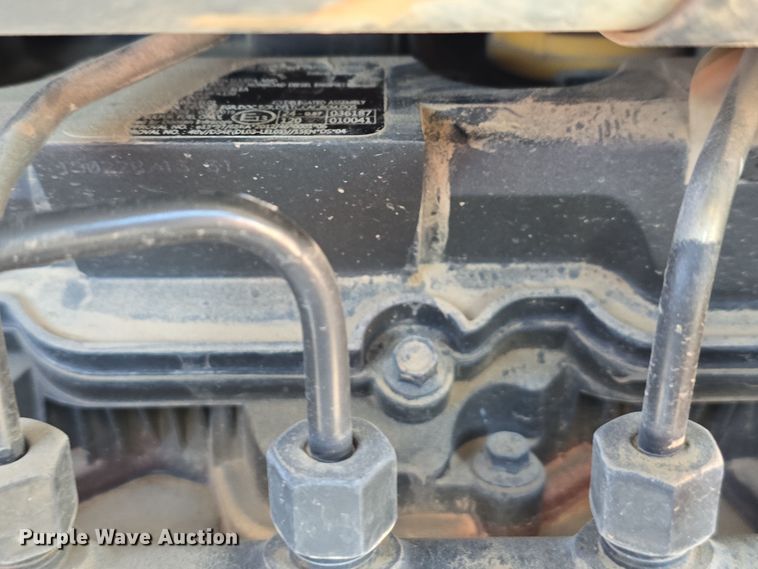 image for item DW3782 2019 Bobcat T870 tracked skid steer loader