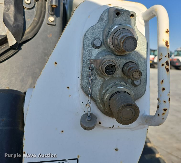 image for item DW3784 2019 Bobcat T770 tracked skid steer loader