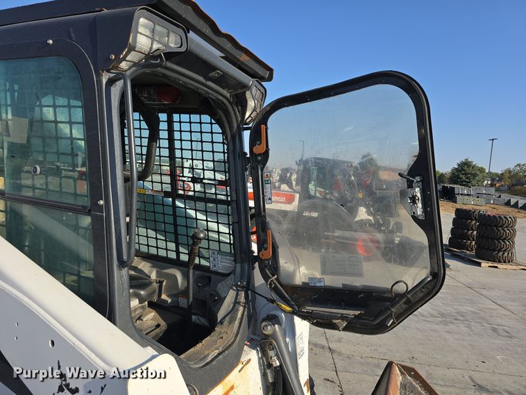 image for item DW3784 2019 Bobcat T770 tracked skid steer loader
