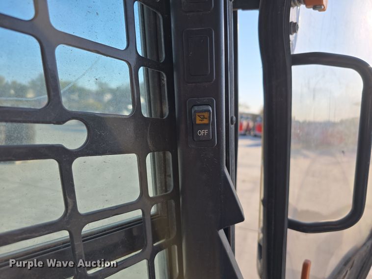 image for item DW3784 2019 Bobcat T770 tracked skid steer loader