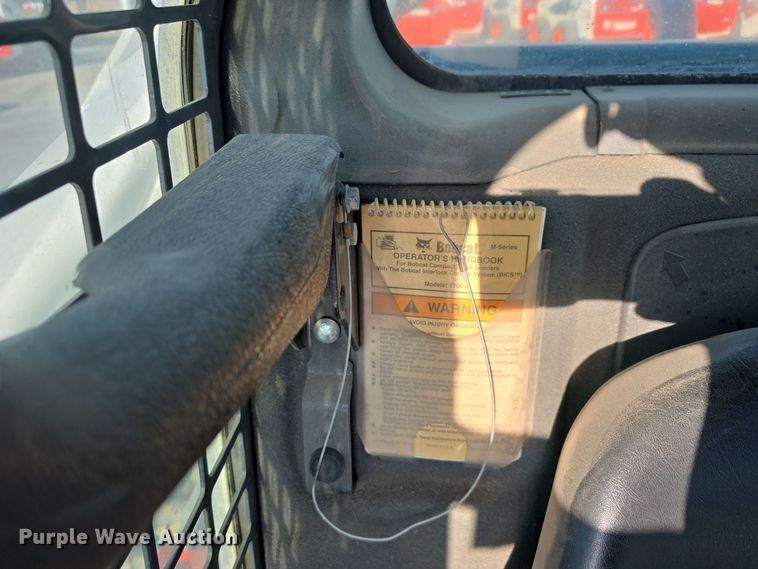 image for item DW3784 2019 Bobcat T770 tracked skid steer loader