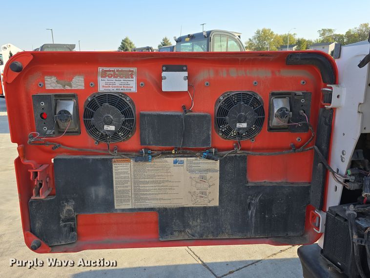 image for item DW3784 2019 Bobcat T770 tracked skid steer loader