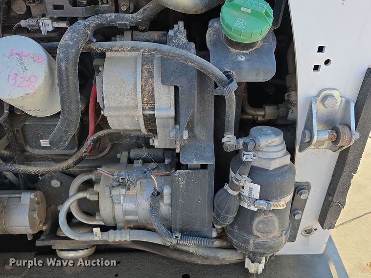 image for item DW3784 2019 Bobcat T770 tracked skid steer loader