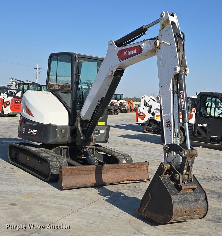 image for item DW3787 2020 Bobcat E42 R2-Series mini excavator
