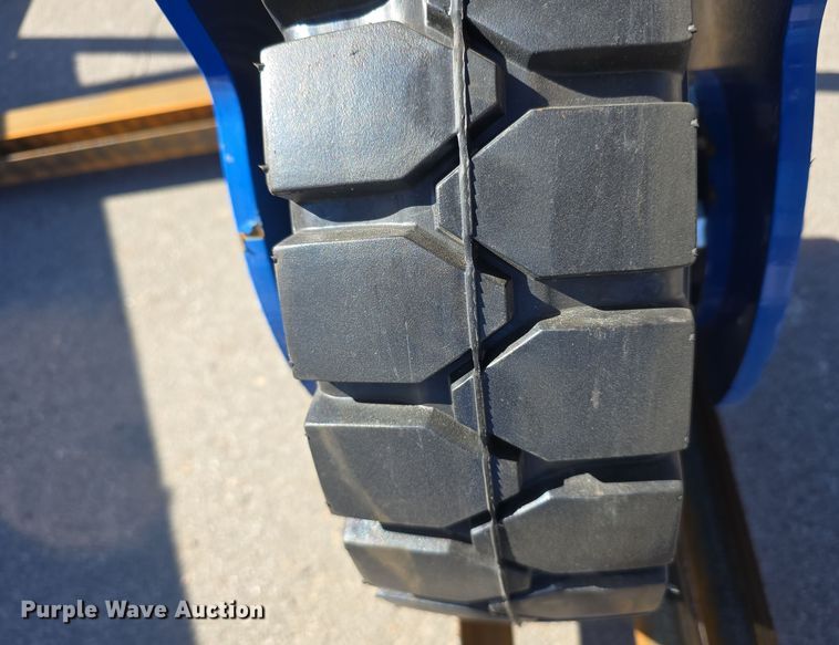 image for item DW3822 2024 TopCat SSSG72 skid steer grader