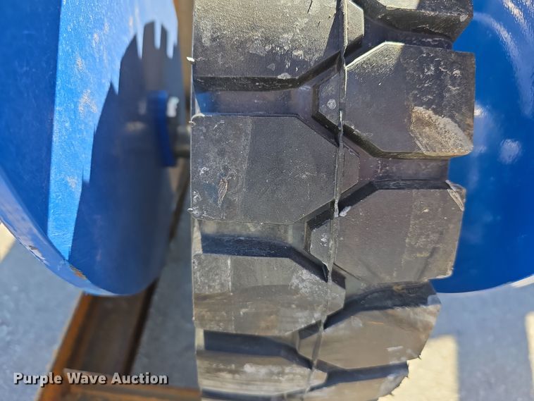 image for item DW3822 2024 TopCat SSSG72 skid steer grader