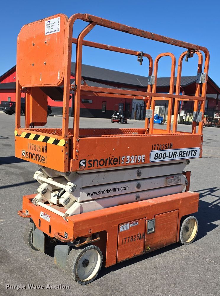 image for item DW3836 2016 Snorkel S3219E scissor lift