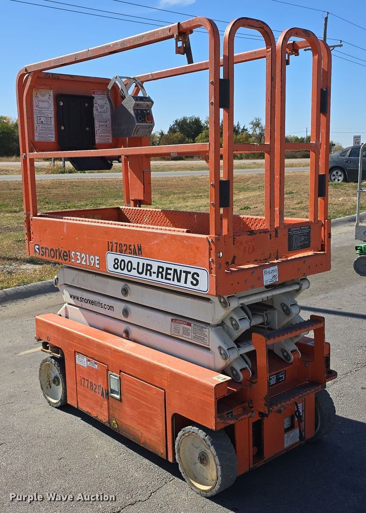 image for item DW3836 2016 Snorkel S3219E scissor lift