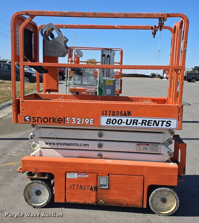 image for item DW3836 2016 Snorkel S3219E scissor lift
