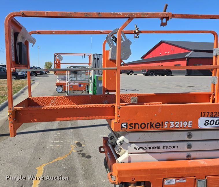 image for item DW3836 2016 Snorkel S3219E scissor lift