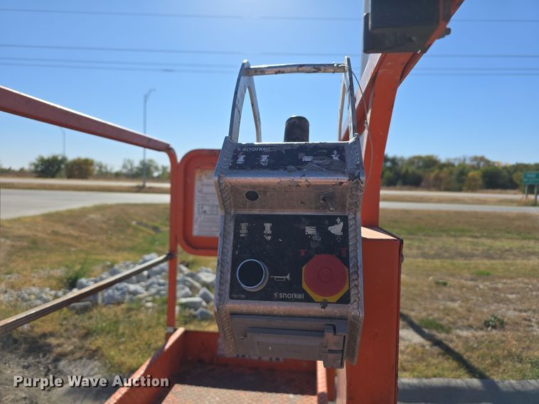 image for item DW3836 2016 Snorkel S3219E scissor lift