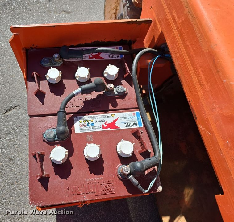 image for item DW3836 2016 Snorkel S3219E scissor lift