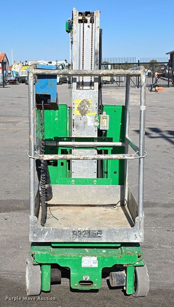 image for item DW3837 2016 Genie Runabout GR-20 vertical lift