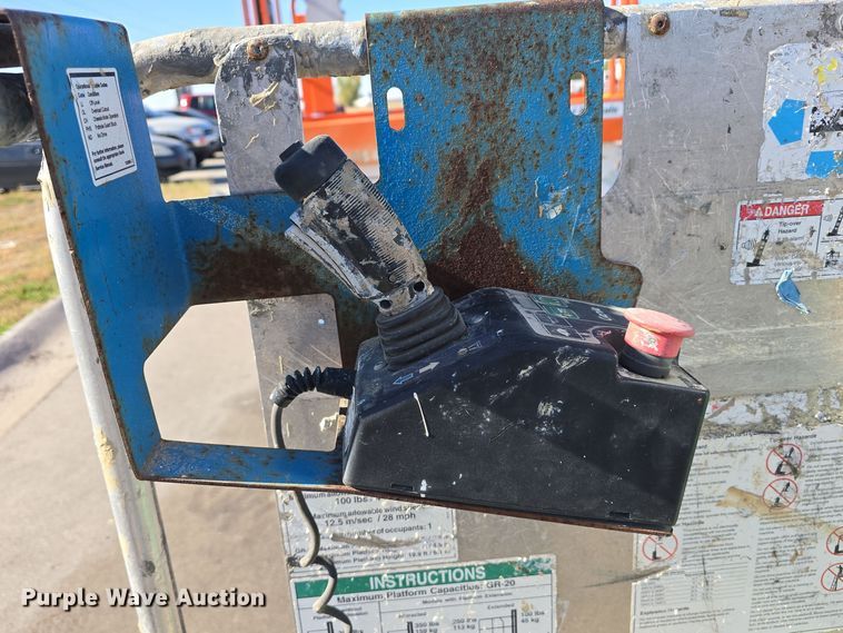 image for item DW3837 2016 Genie Runabout GR-20 vertical lift