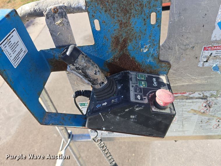 image for item DW3837 2016 Genie Runabout GR-20 vertical lift