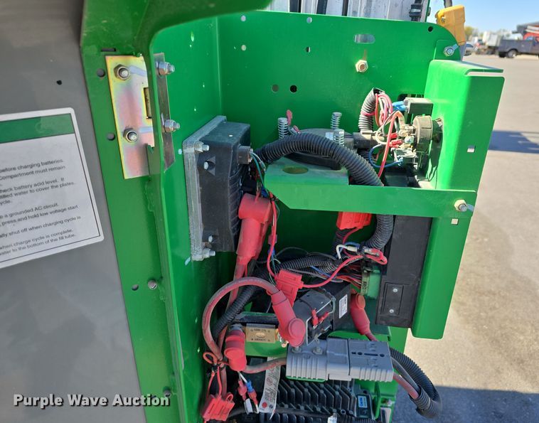 image for item DW3837 2016 Genie Runabout GR-20 vertical lift