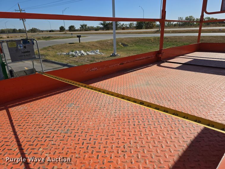 image for item DW3838 2016 Snorkel S4726E scissor lift