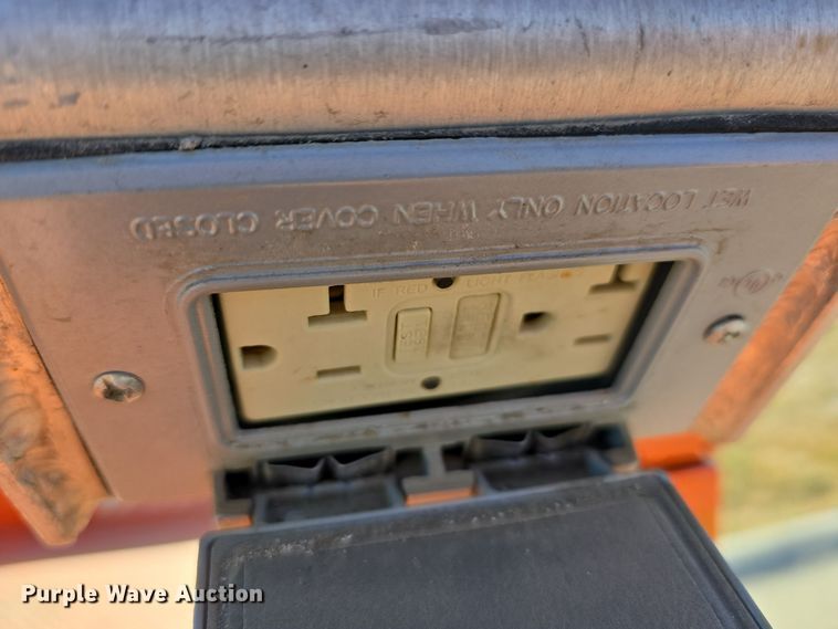 image for item DW3838 2016 Snorkel S4726E scissor lift