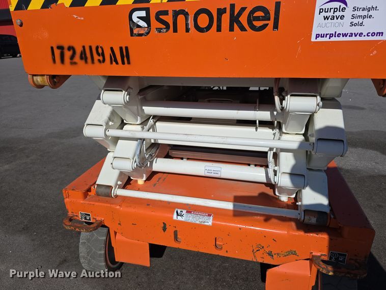 image for item DW3838 2016 Snorkel S4726E scissor lift
