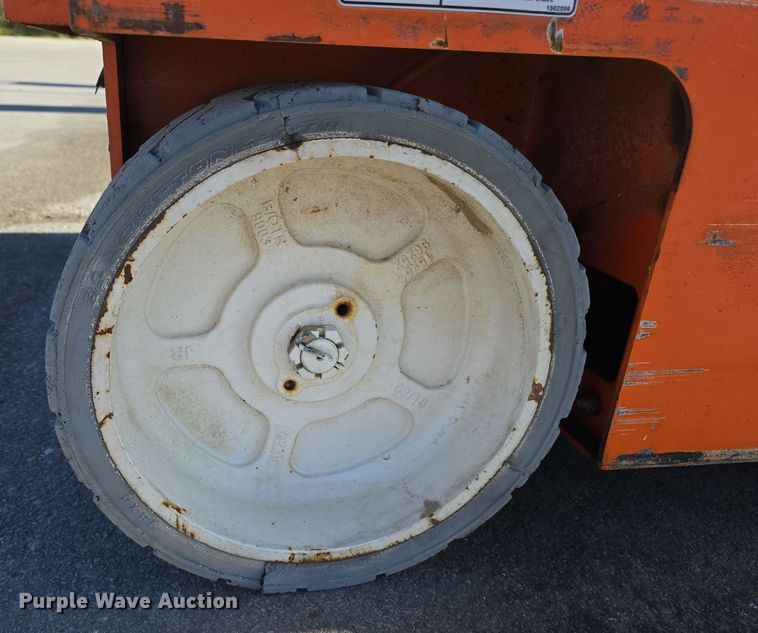 image for item DW3838 2016 Snorkel S4726E scissor lift