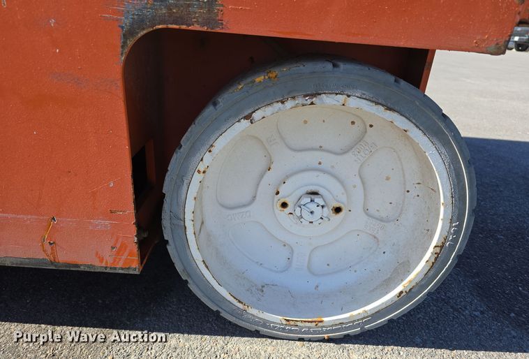 image for item DW3838 2016 Snorkel S4726E scissor lift