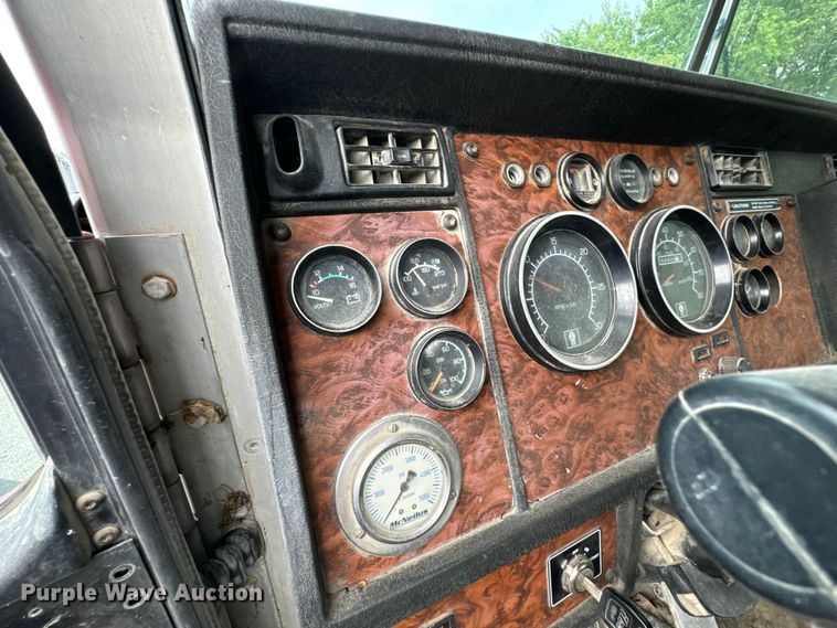 image for item DX1054 1999 Kenworth W900 ready mix truck cab and chassis