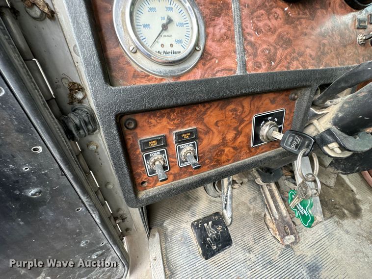 image for item DX1054 1999 Kenworth W900 ready mix truck cab and chassis