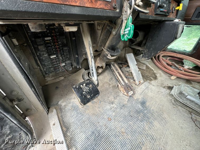 image for item DX1054 1999 Kenworth W900 ready mix truck cab and chassis