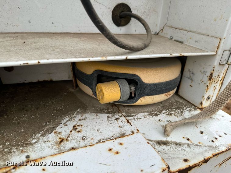 image for item DX1337 1993 Pelsue Metro XL A/C generator