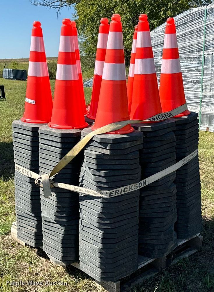 image for item DX1401 (250) traffic cones