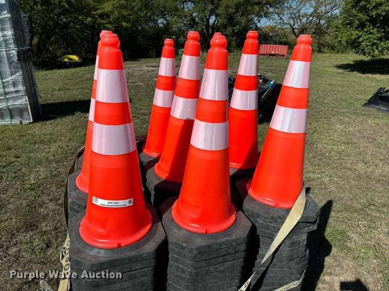 image for item DX1401 (250) traffic cones
