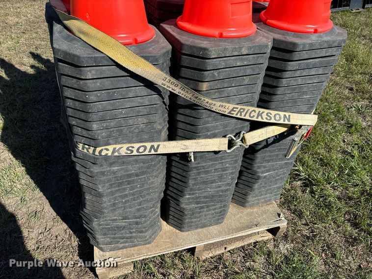 image for item DX1401 (250) traffic cones