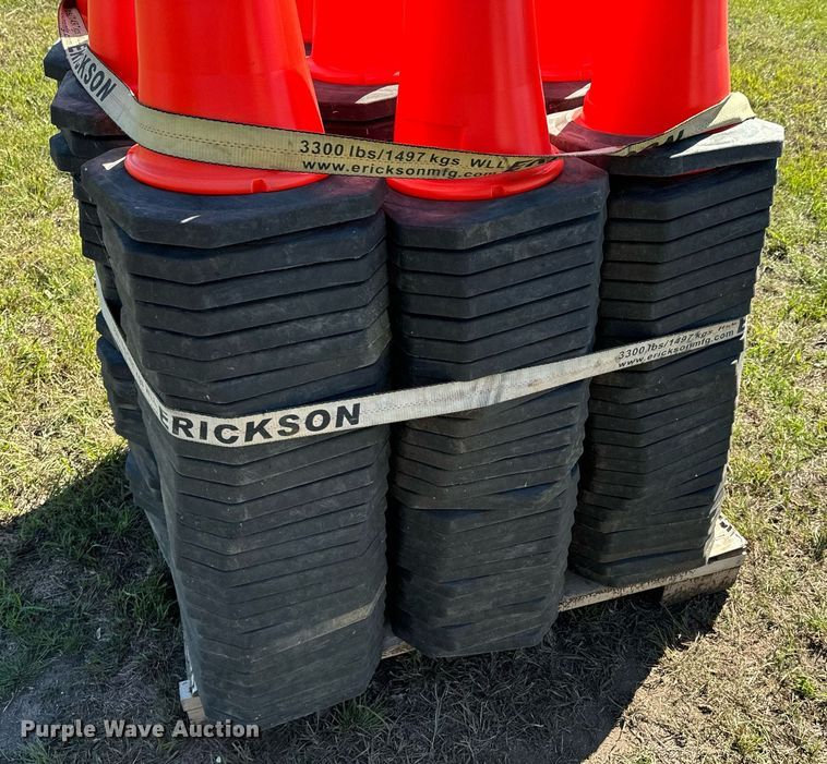 image for item DX1401 (250) traffic cones