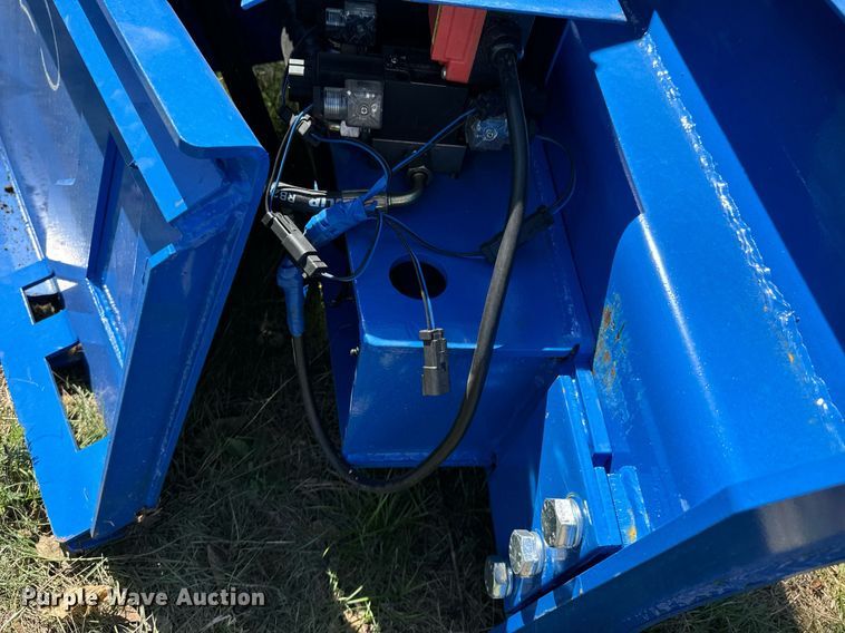 image for item DX1420 2024 TopCat SSSG72 skid steer dozer blade