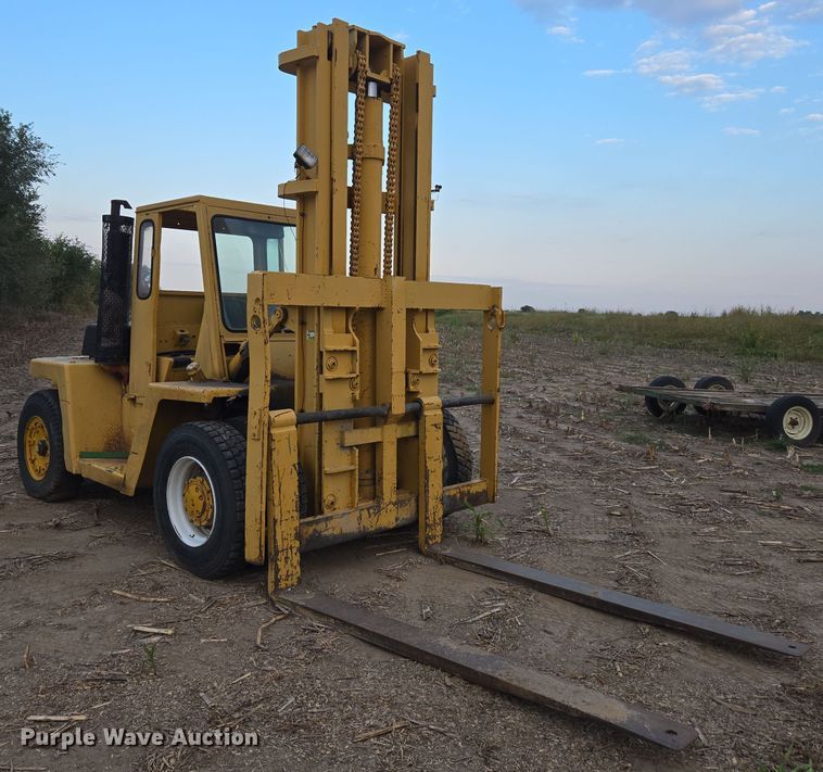 image for item EE7813 Clark C500-YS200 forklift