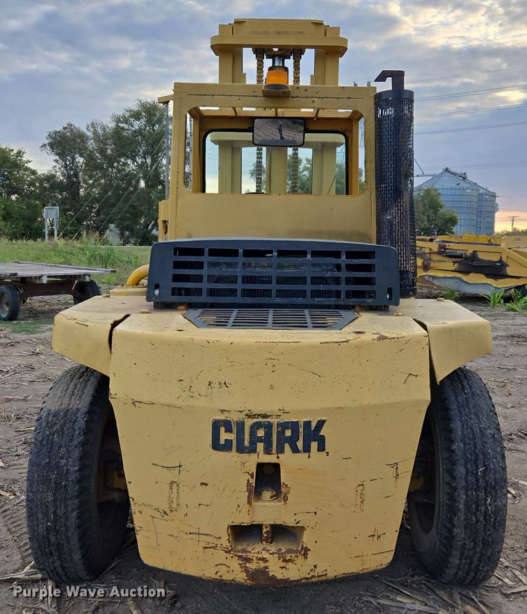 image for item EE7813 Clark C500-YS200 forklift