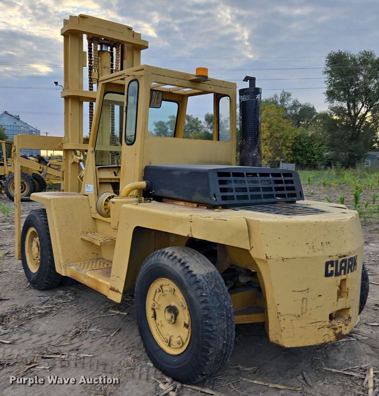 image for item EE7813 Clark C500-YS200 forklift