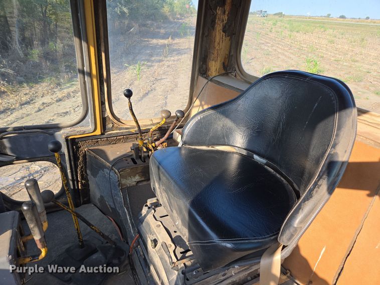 image for item EE7815 1974 Caterpillar  D6C crawler tractor