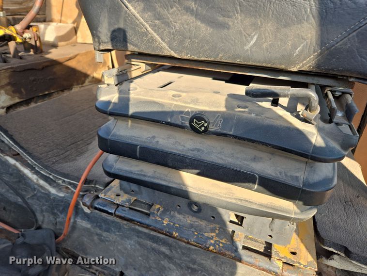 image for item EE7815 1974 Caterpillar  D6C crawler tractor