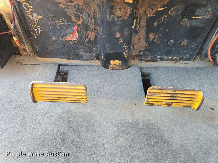 image for item EE7815 1974 Caterpillar  D6C crawler tractor